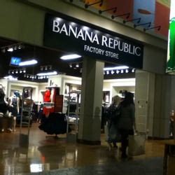 Banana Republic Vaughan Mills .